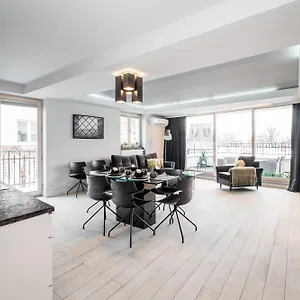  Apartment Krzyza
