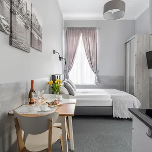 Primero Elegant Old Town Ξενοδοχείο με διαμερίσματα